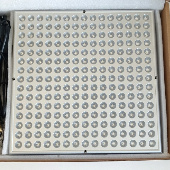 Red Light Panel New in Box (With Cord, Hanging Wires with Hooks & Instructions) - Picture 16 of 16